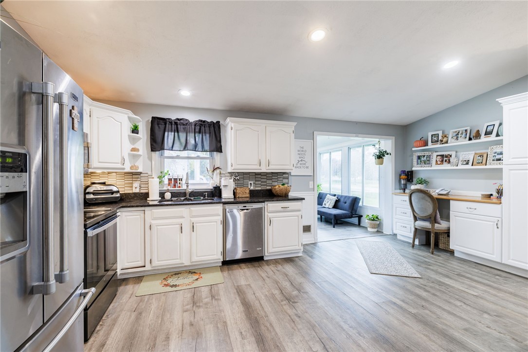 8495 Stringham Drive Batavia, NY 14020 - Photo 7 of 35