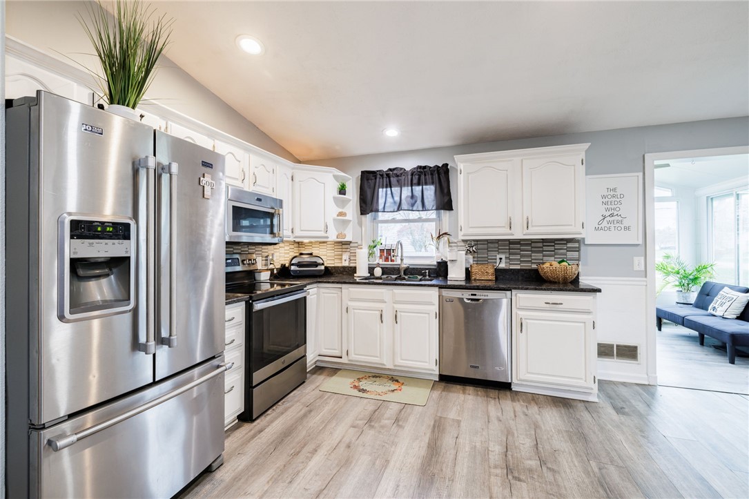 8495 Stringham Drive Batavia, NY 14020 - Photo 9 of 35