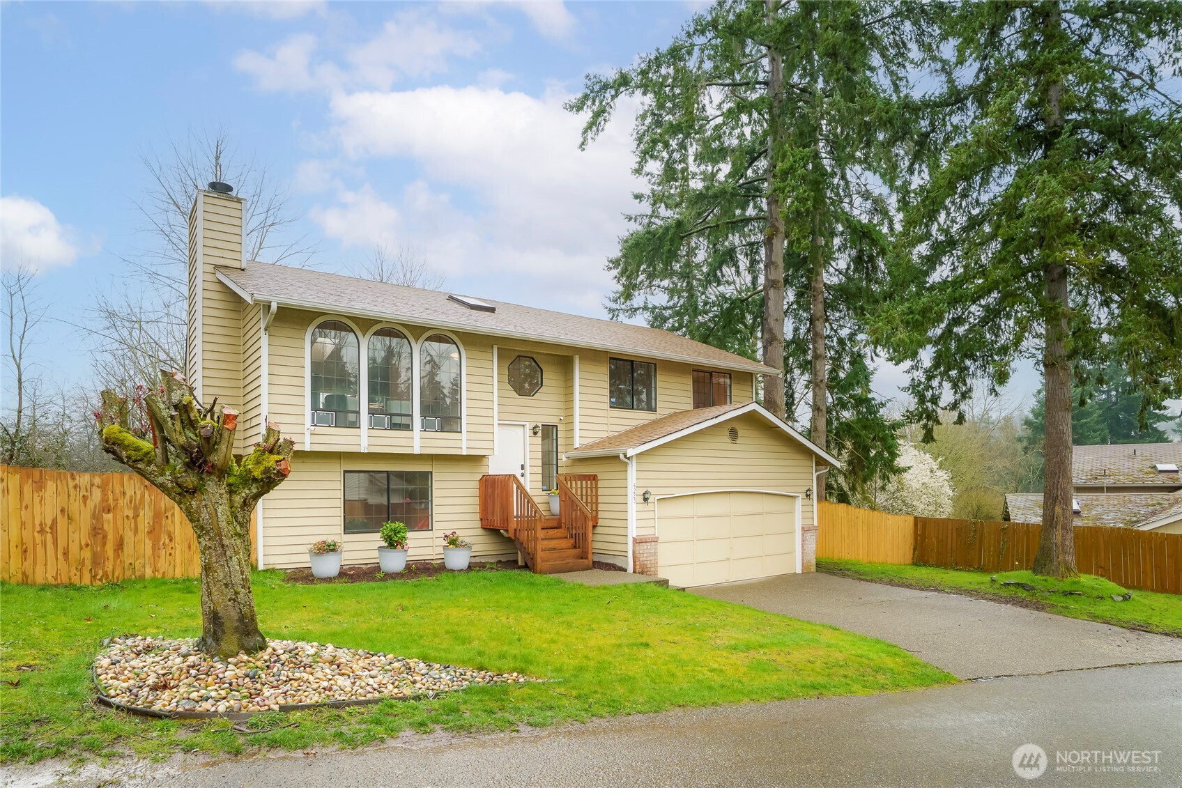 4225 Southwest 337th Place Federal Way, WA 98023 - Photo 2 of 29