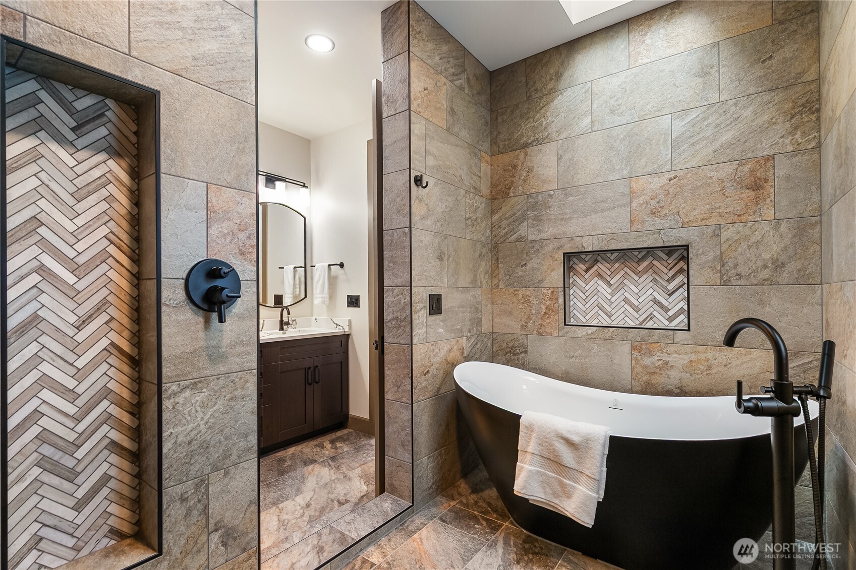 8227 Comox Road Blaine, WA 98230 - Photo 19 of 40