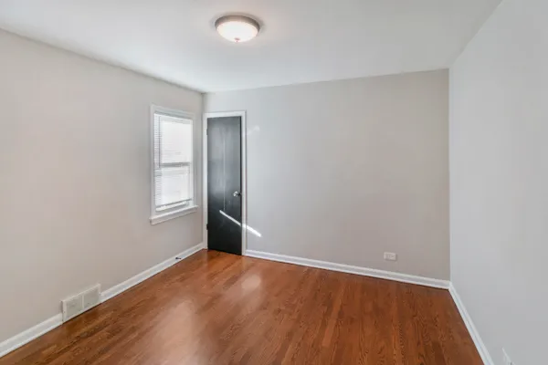 $2,795 | 3133 West 101st Street, Evergreen Park, IL 60805