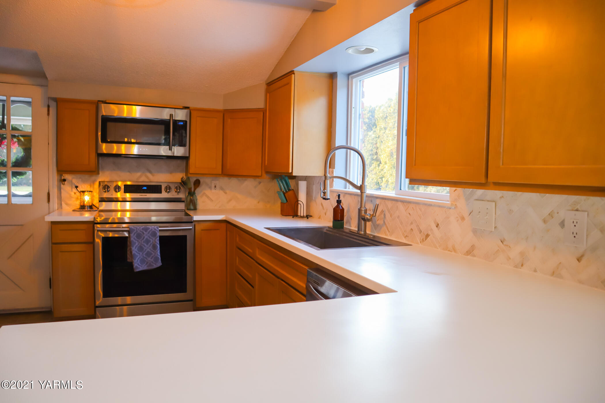 2814 Beaudry Road Yakima, WA 98901 - Photo 14 of 27 Kitchen