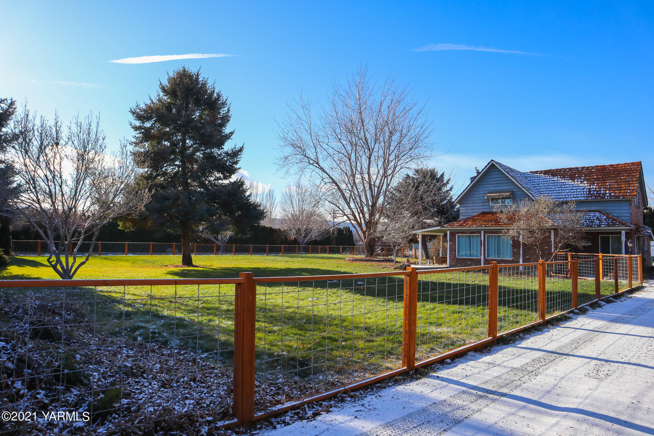 2814 Beaudry Road Yakima, WA 98901 - Photo 3 of 27 Outside