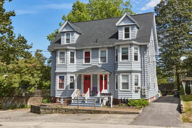 $1,250,000 | 10-12 Pine Street, Kittery, ME 03904