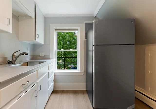 $1,250,000 | 10-12 Pine Street, Kittery, ME 03904