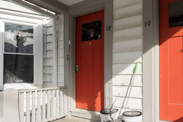 $1,250,000 | 10-12 Pine Street, Kittery, ME 03904