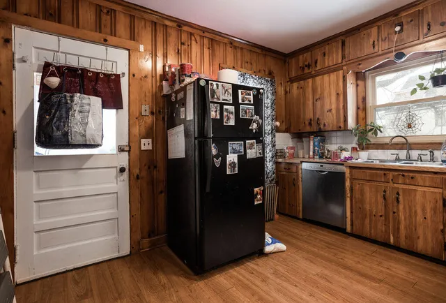 $1,250,000 | 10-12 Pine Street, Kittery, ME 03904