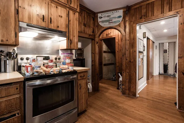 $1,250,000 | 10-12 Pine Street, Kittery, ME 03904