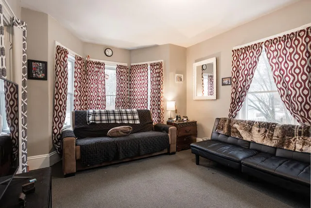 $1,250,000 | 10-12 Pine Street, Kittery, ME 03904