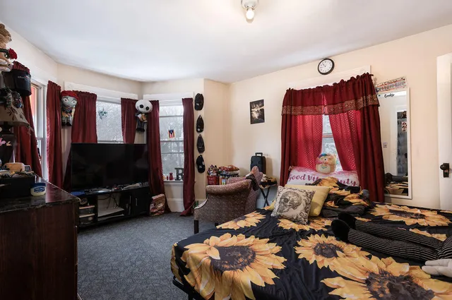 $1,250,000 | 10-12 Pine Street, Kittery, ME 03904