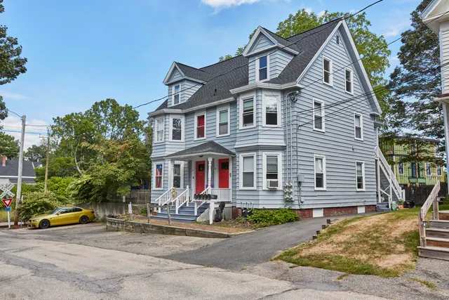 $1,250,000 | 10-12 Pine Street, Kittery, ME 03904