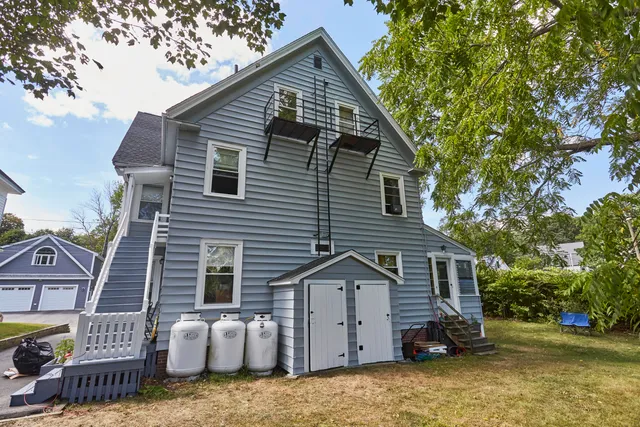 $1,250,000 | 10-12 Pine Street, Kittery, ME 03904