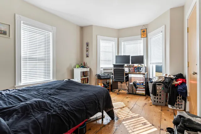 $1,250,000 | 10-12 Pine Street, Kittery, ME 03904