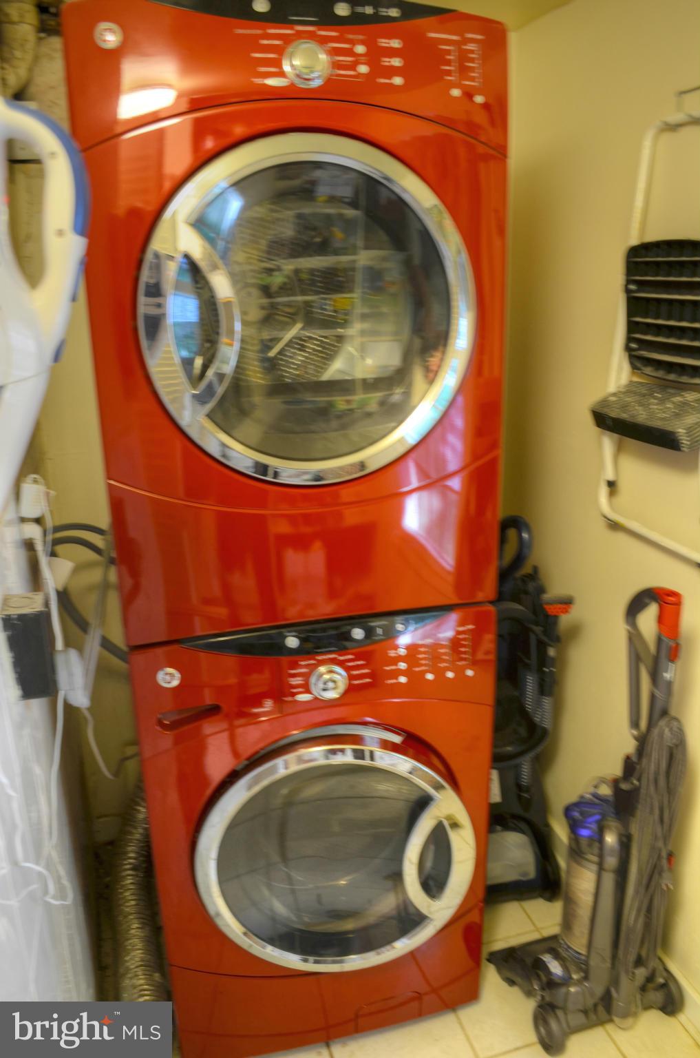 11408 Running Cedar Road Reston, VA 20191 - Photo 22 of 29 view of washer and dryer