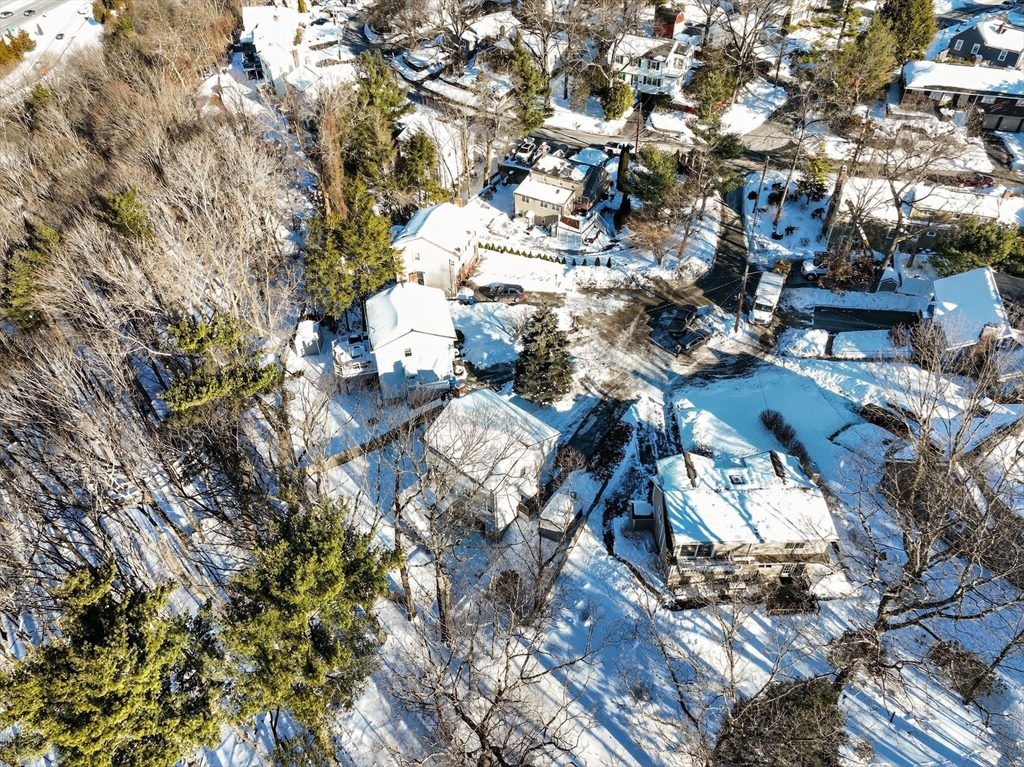 15 Flagg Circle Waltham, MA 02453 - Photo 10 of 37