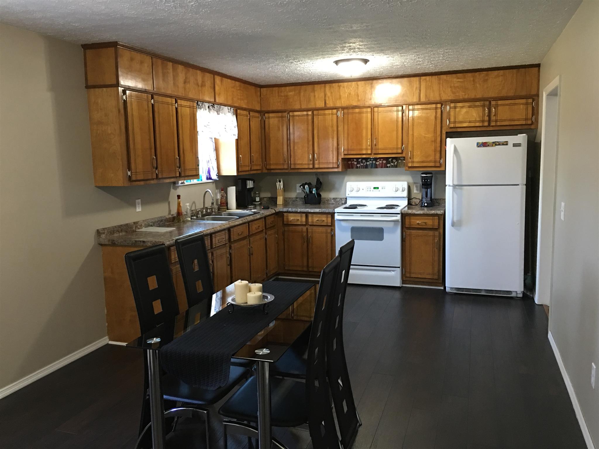 50 Benson Road Manchester, TN 37355 - Photo 5 of 14 There is plenty of room for the entire family in this large eat-in kitchen