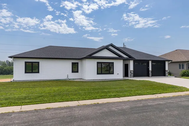 $645,000 | 416 Brubaker Drive, St. Charles, MN 55972