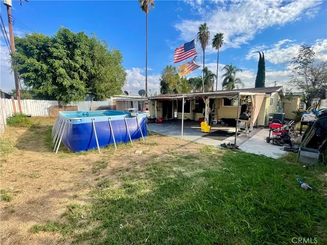 a view of a entertaining space