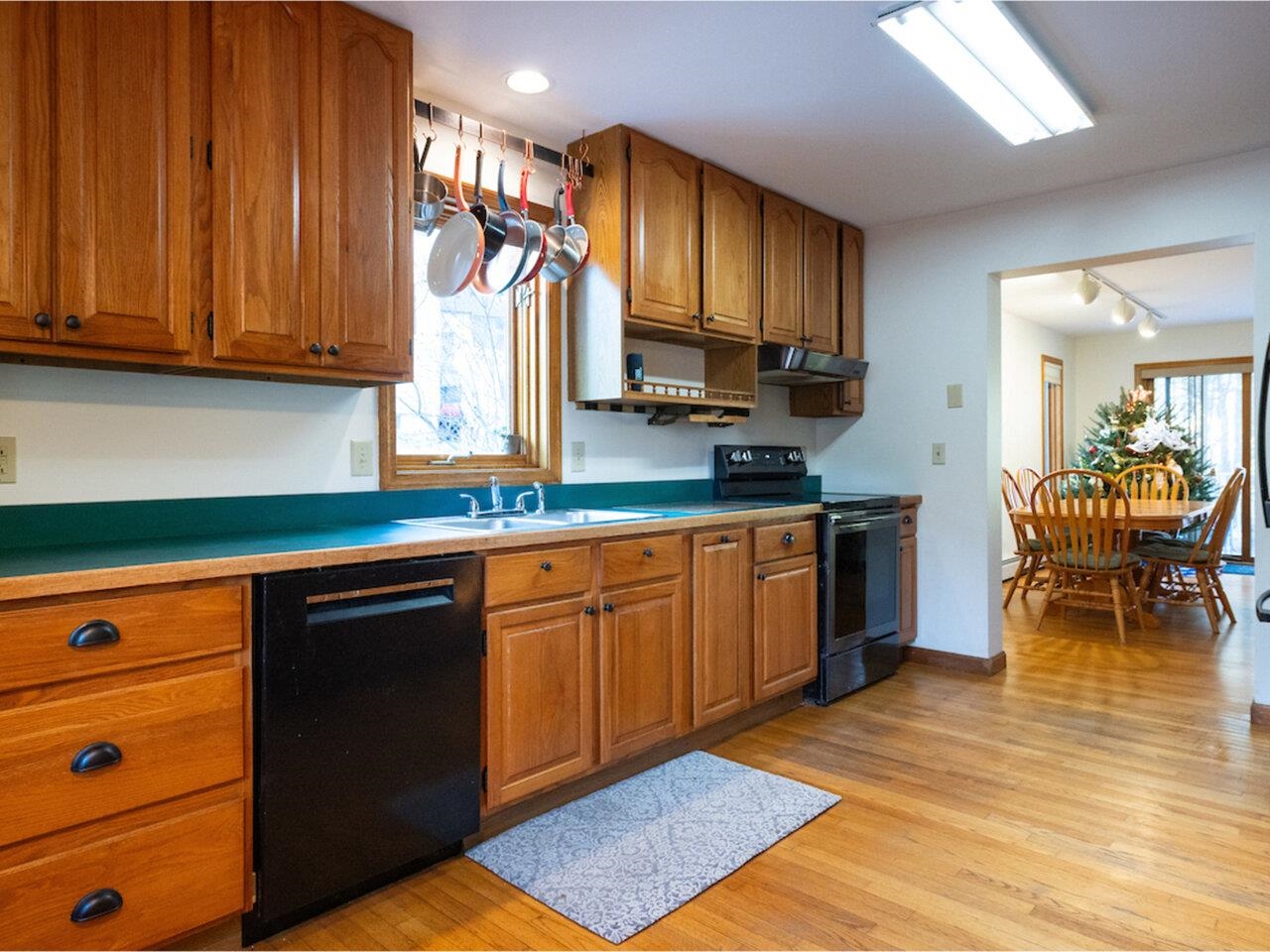 993 Williams Road Colchester, VT 05446 - Photo 5 of 39 Gallery Image 5