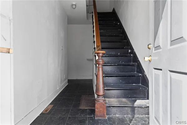 $174,900 | 170 West 8th Street, Oswego, NY 13126
