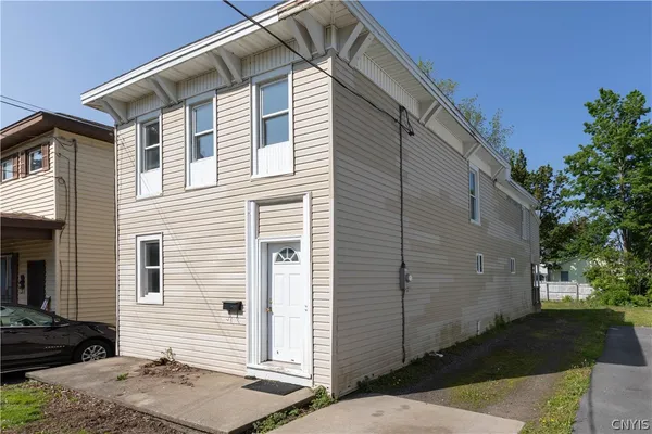 $174,900 | 170 West 8th Street, Oswego, NY 13126