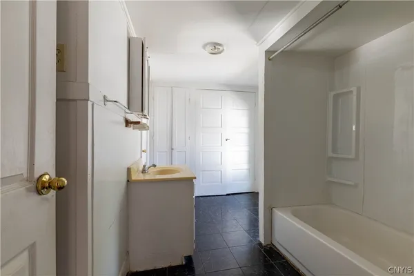 $174,900 | 170 West 8th Street, Oswego, NY 13126