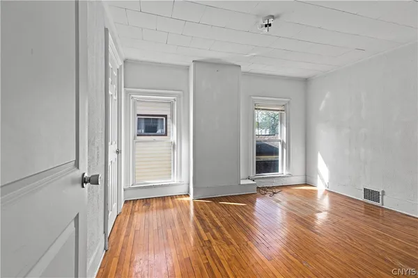 $174,900 | 170 West 8th Street, Oswego, NY 13126