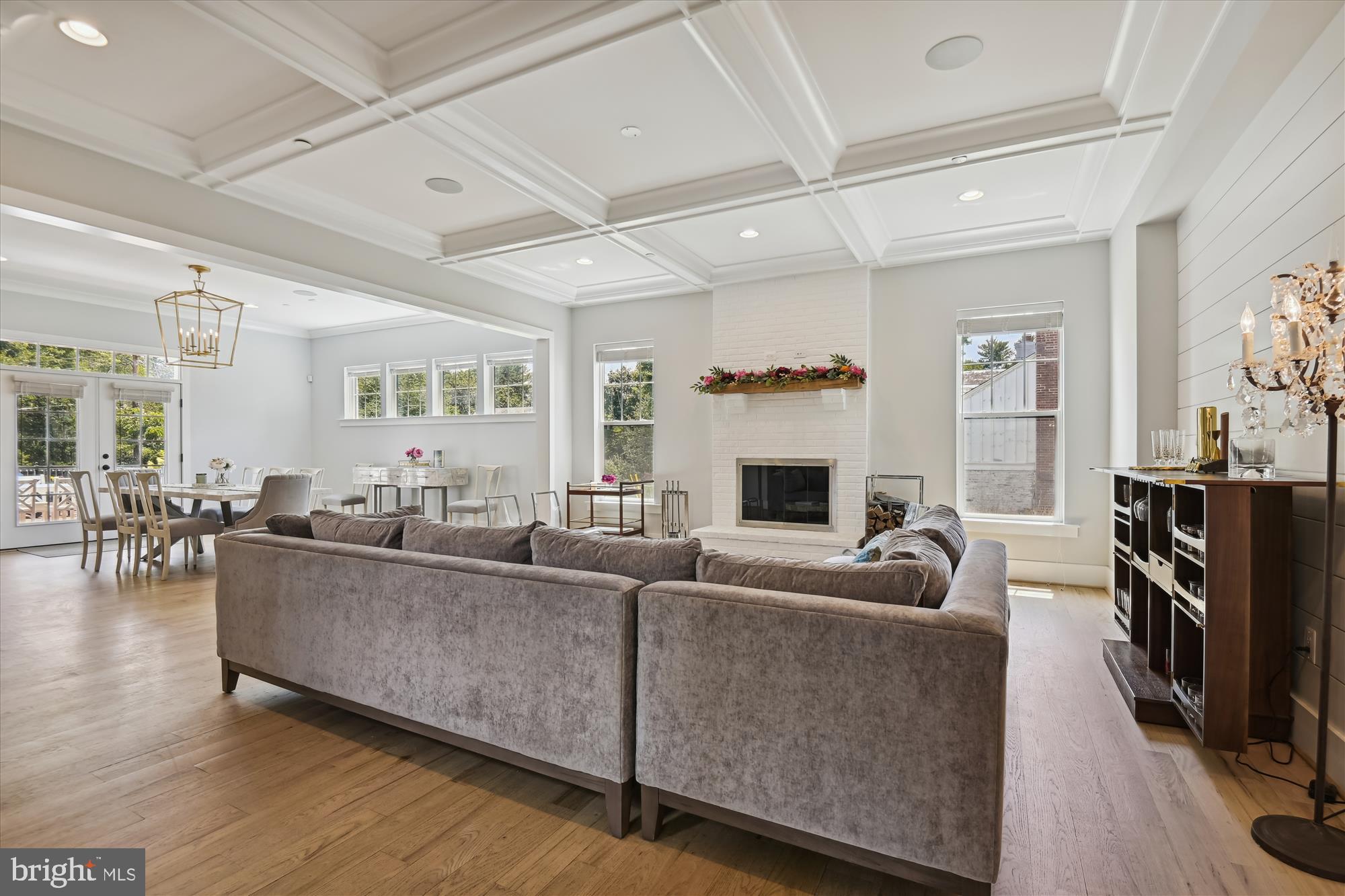 6401 Murray Hill Road Baltimore, MD 21212 - Photo 13 of 69 Living Room