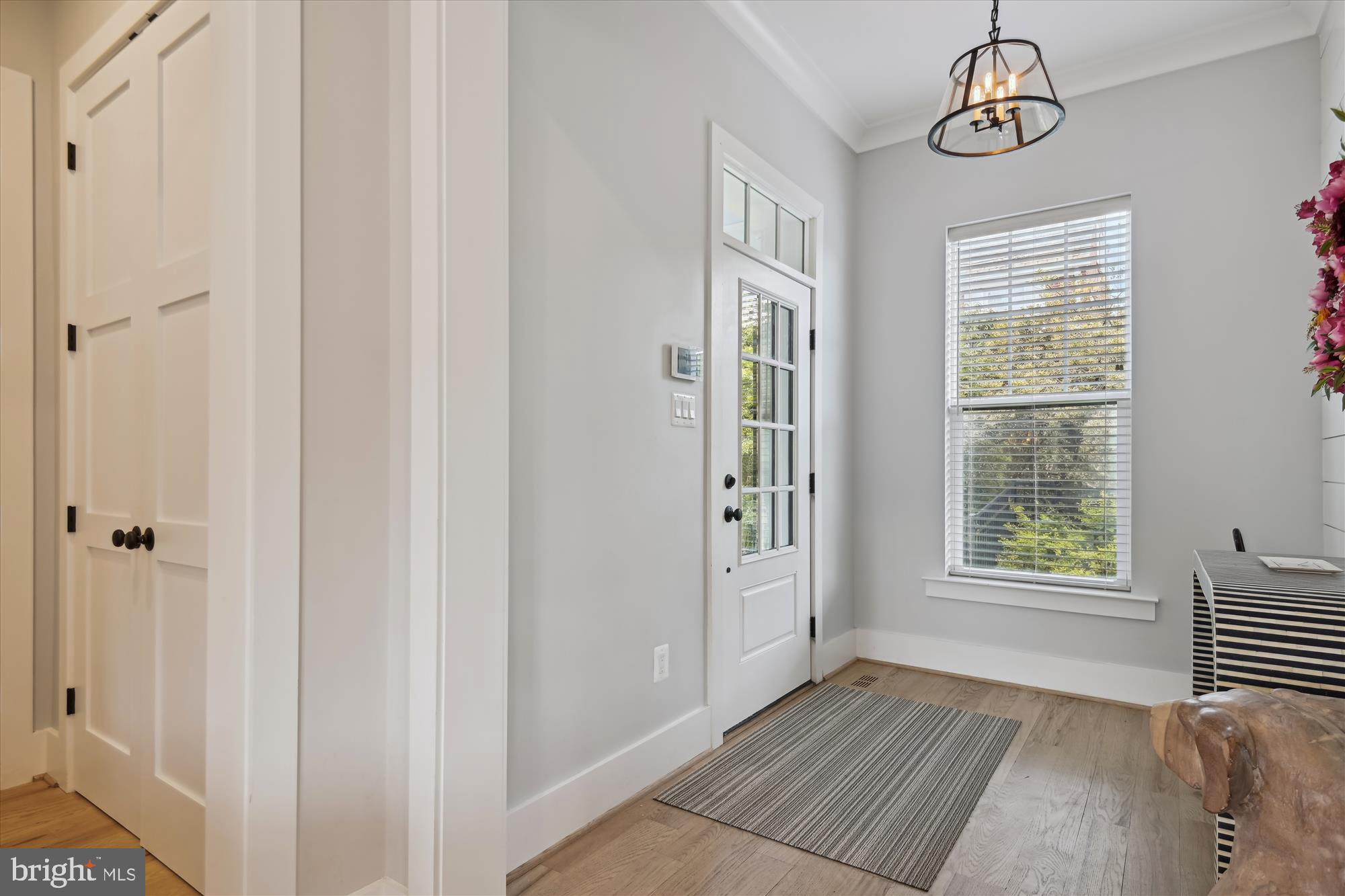 6401 Murray Hill Road Baltimore, MD 21212 - Photo 8 of 69 Foyer