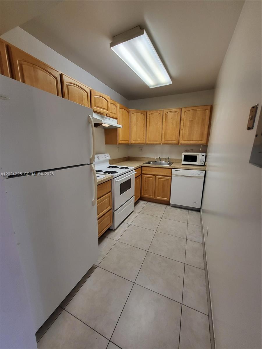 405 South Pine Island Road, Unit 406D Plantation, FL 33324 - Photo 5 of 12