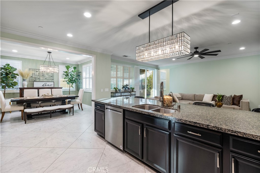 28537 Vista Del Rio Drive Valencia, CA 91354 - Photo 16 of 53