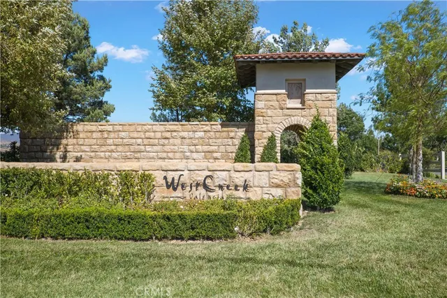 $959,000 | 28537 Vista Del Rio Drive, Valencia, CA 91354