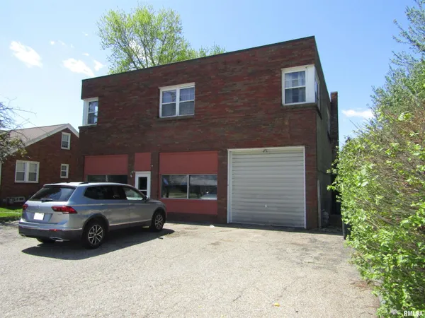 $219,000 | 1320 North Main Street, Canton, IL 61520