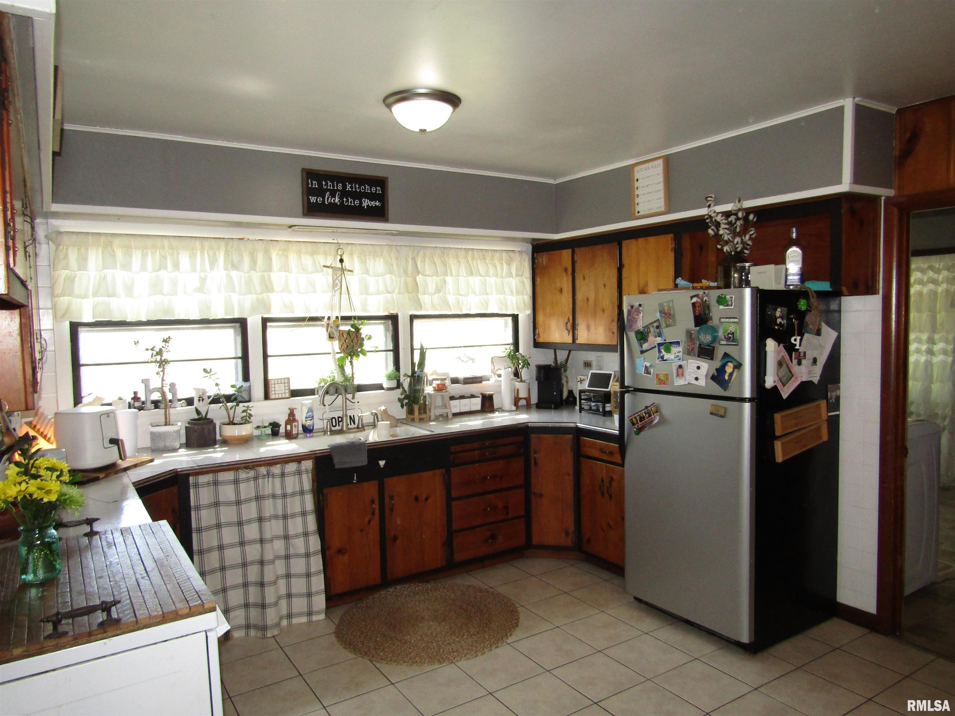 1320 North Main Street Canton, IL 61520 - Photo 33 of 57