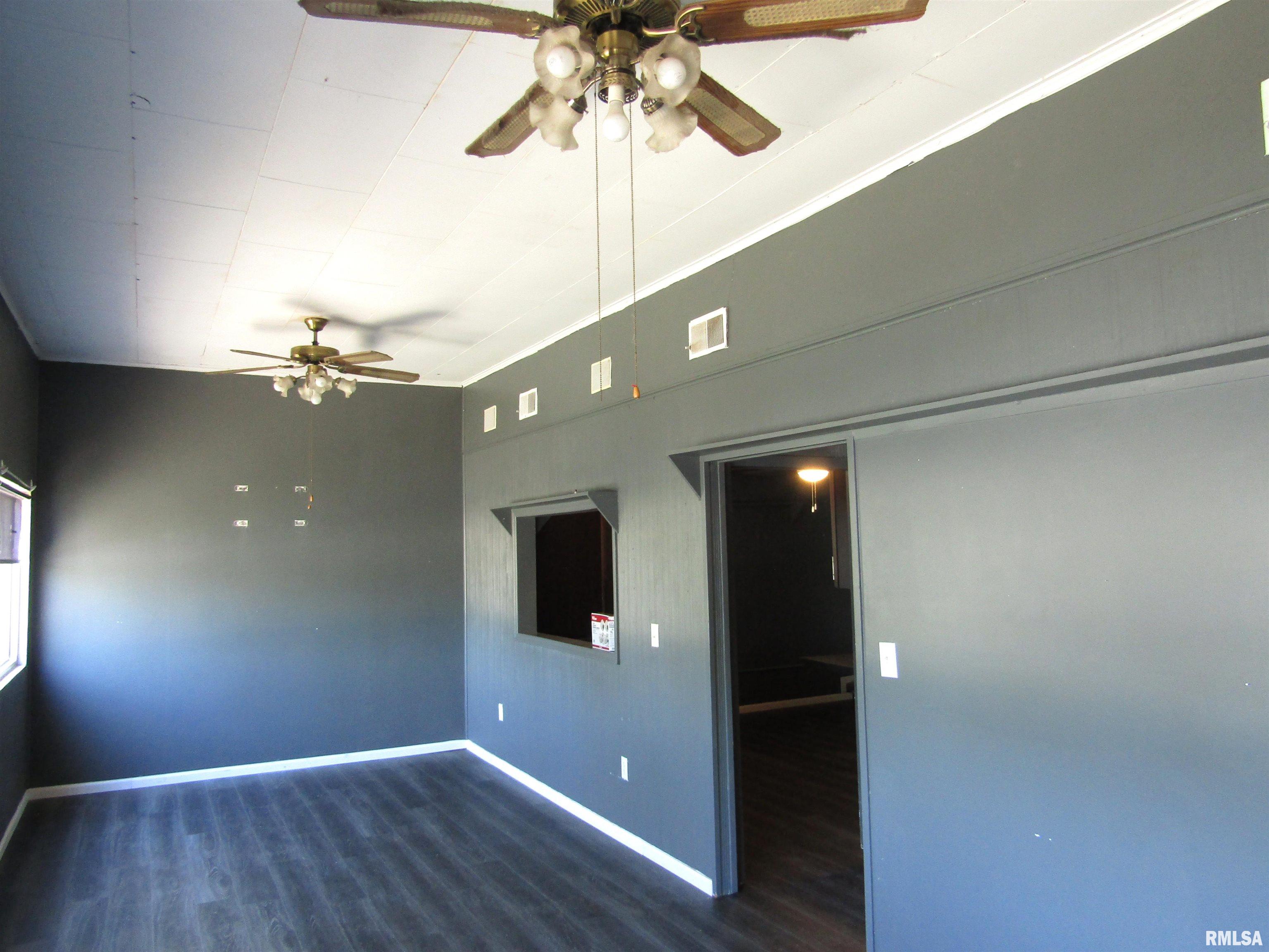 1320 North Main Street Canton, IL 61520 - Photo 8 of 57
