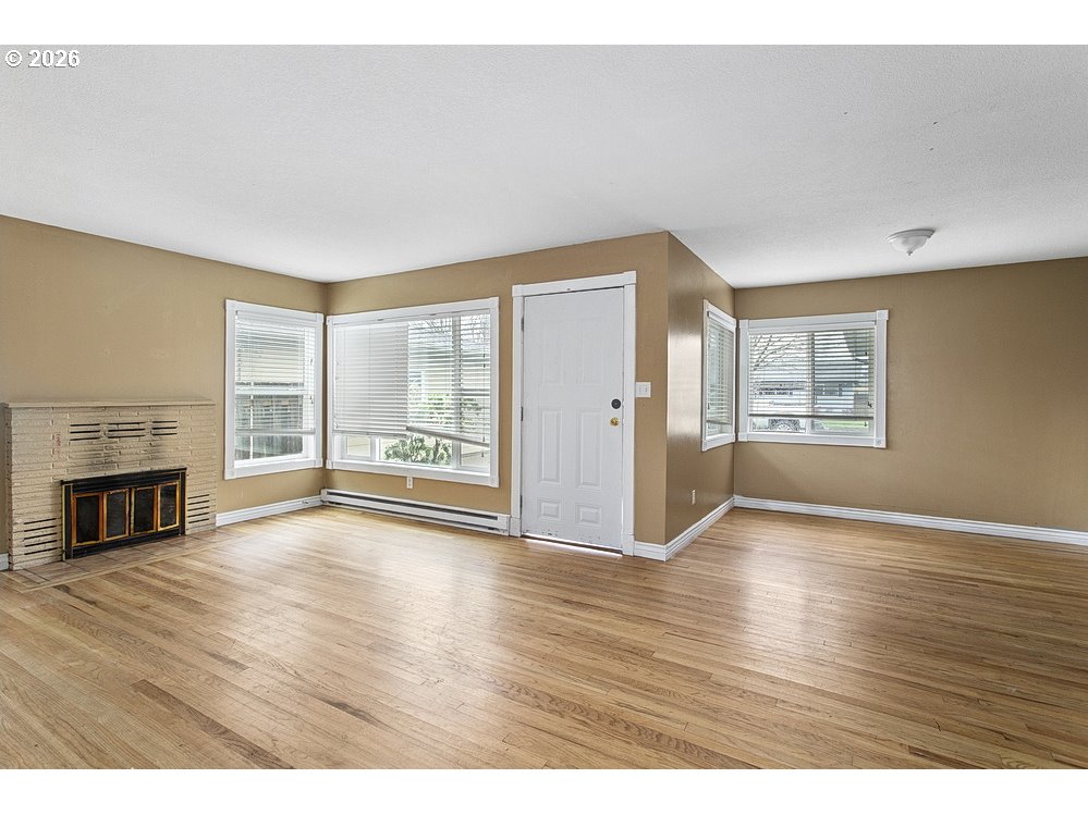 3025 Maple Street Longview, WA 98632 - Photo 2 of 35