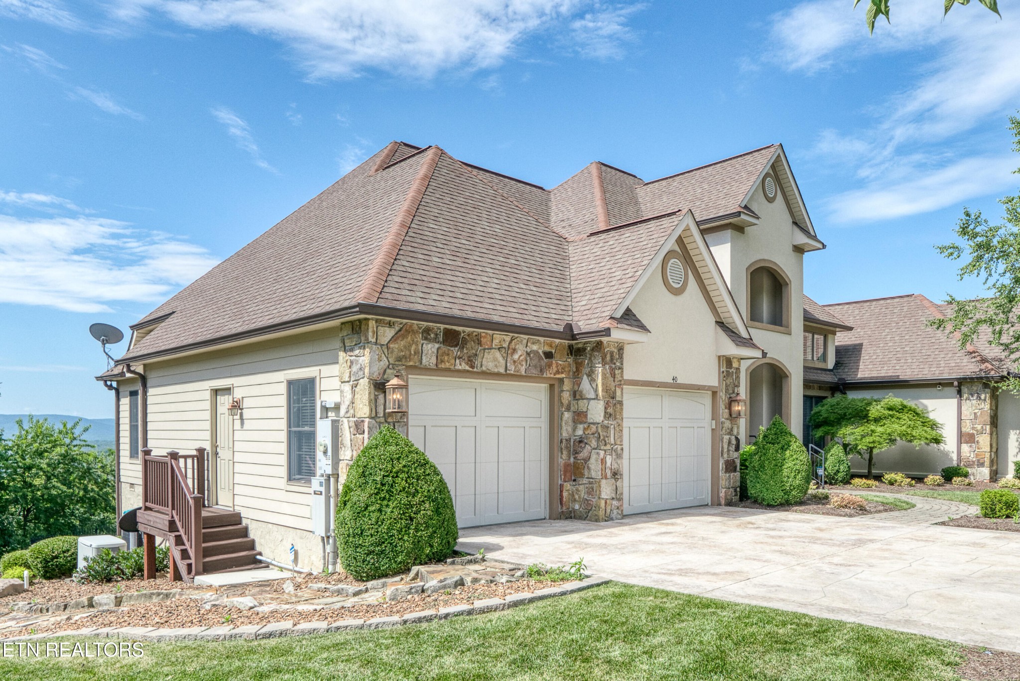 40 Bluff View Terrace Crossville, TN 38558 - Photo 2 of 47