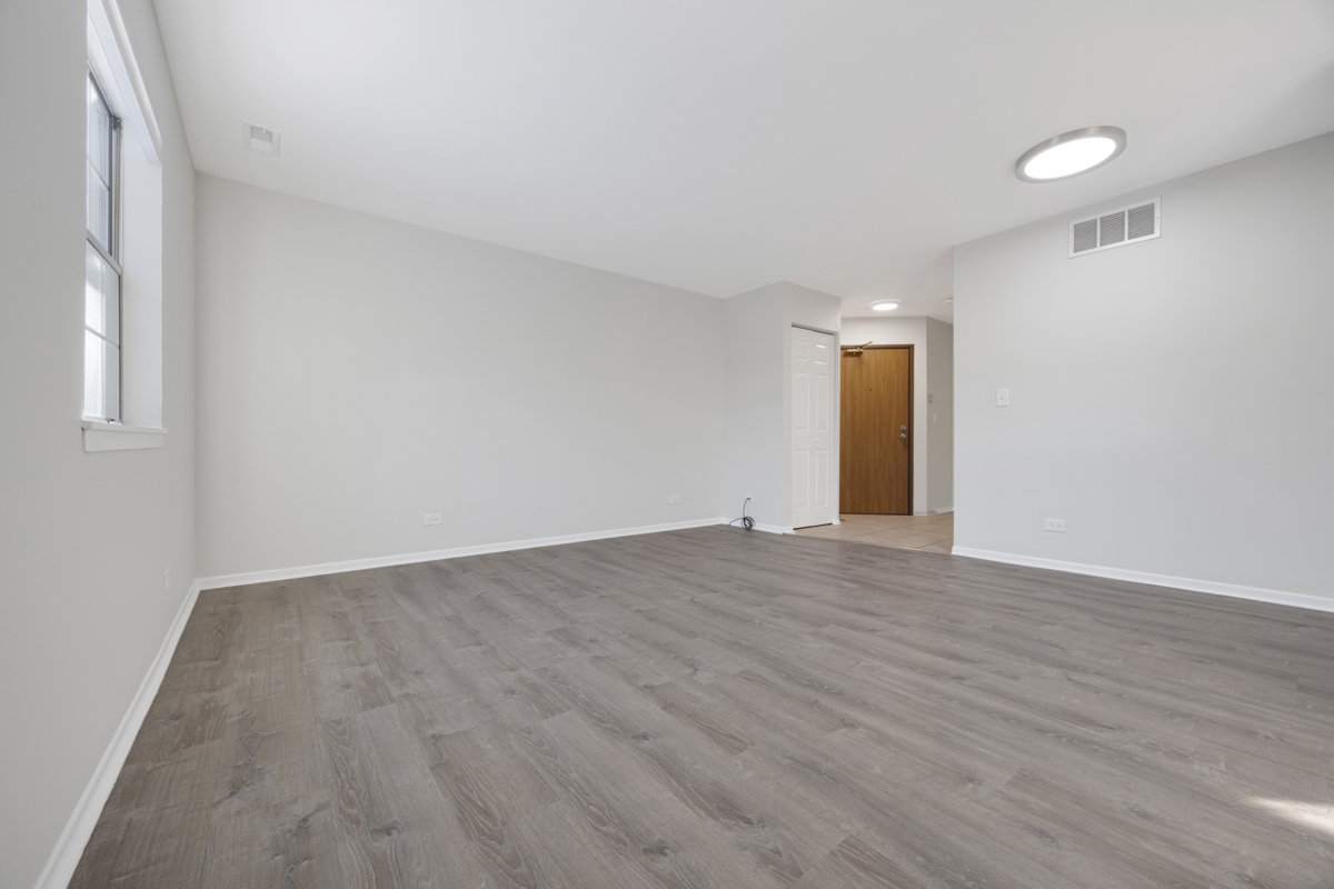 47 Gant Circle, Unit G Streamwood, IL 60107 - Photo 2 of 21