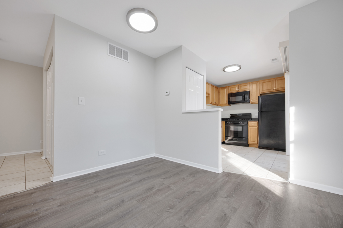 47 Gant Circle, Unit G Streamwood, IL 60107 - Photo 4 of 21