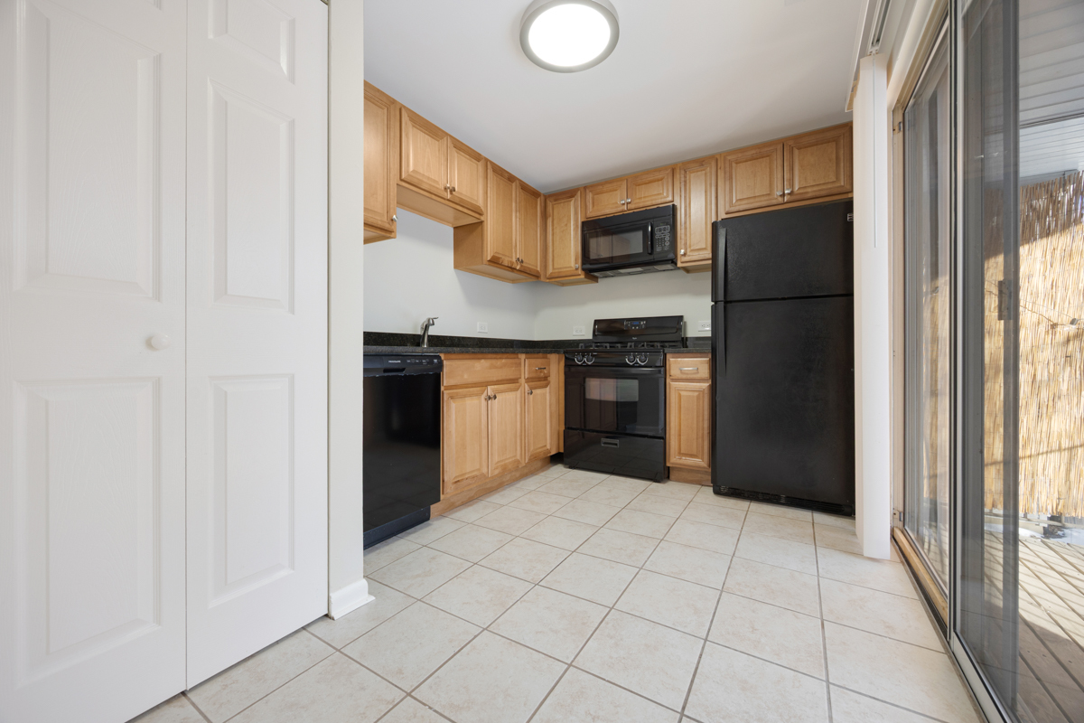 47 Gant Circle, Unit G Streamwood, IL 60107 - Photo 5 of 21