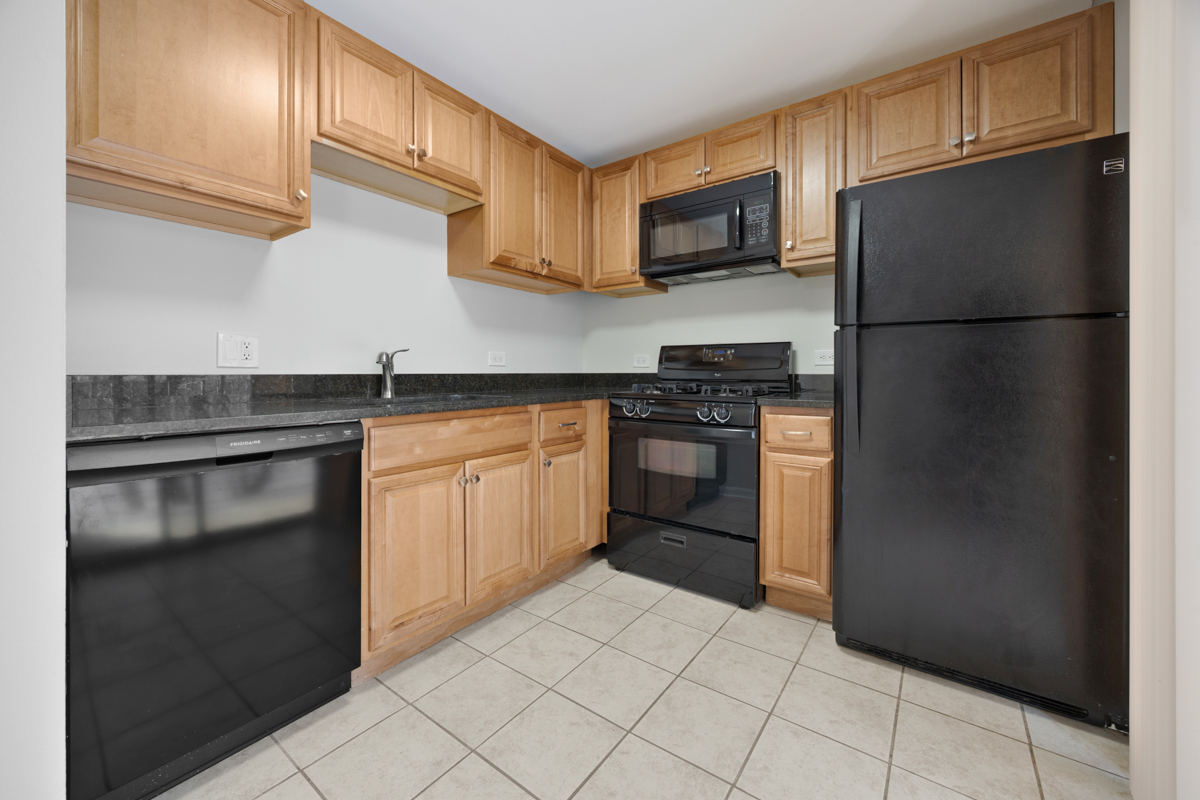 47 Gant Circle, Unit G Streamwood, IL 60107 - Photo 6 of 21