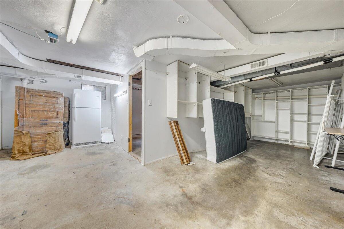 3135 West Ridge Road Southwest Roanoke, VA 24014 - Photo 37 of 50 a view of empty room