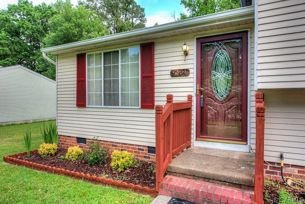 9304 Howze Road Glen Allen, VA 23060 - Photo 2 of 22 Beautiful entrance