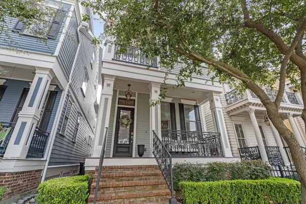 $825,000 | 924 Aurora Street, Houston, TX 77009