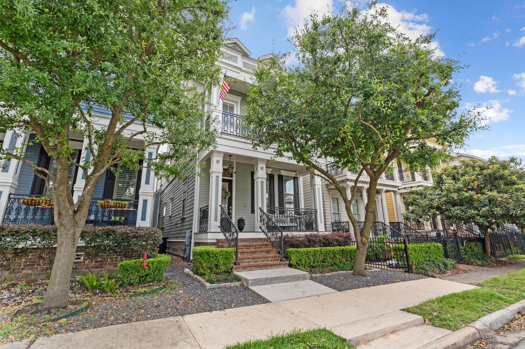 924 Aurora Street Houston, TX 77009 - Photo 37 of 37 Timeless design, luxurious finishes, and an unbeatable location—this is Heights living at its finest. Zoned to top-rated Field Elementary!