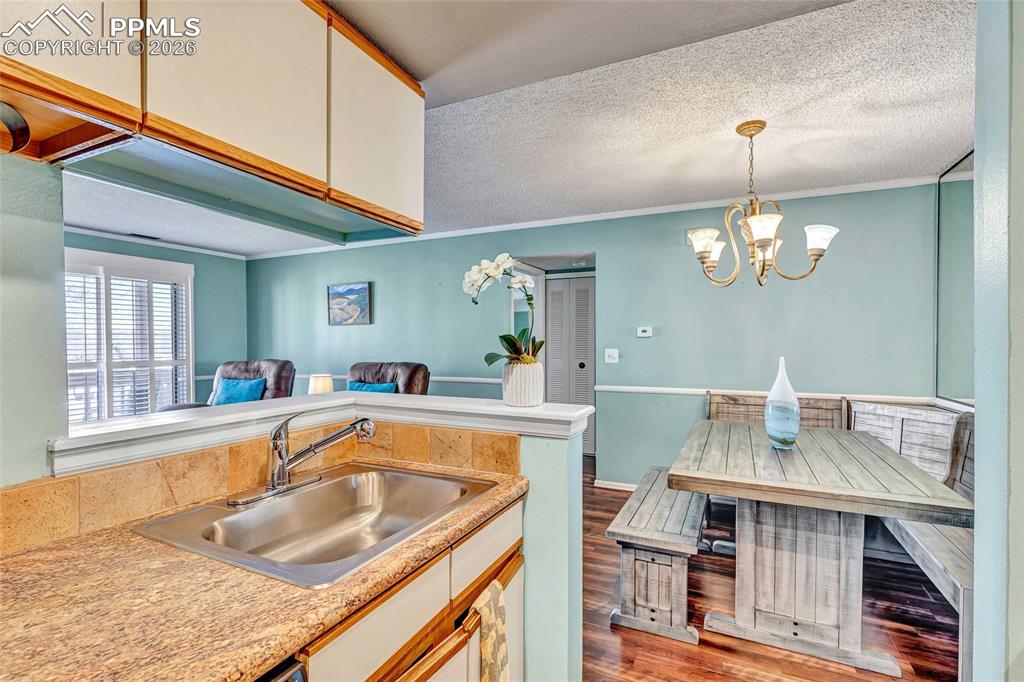 846 Tenderfoot Hill Road, Unit 102 Colorado Springs, CO 80906 - Photo 9 of 15