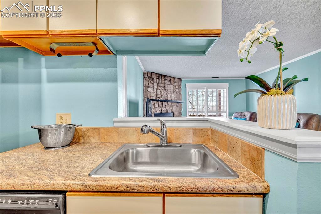 846 Tenderfoot Hill Road, Unit 102 Colorado Springs, CO 80906 - Photo 10 of 15