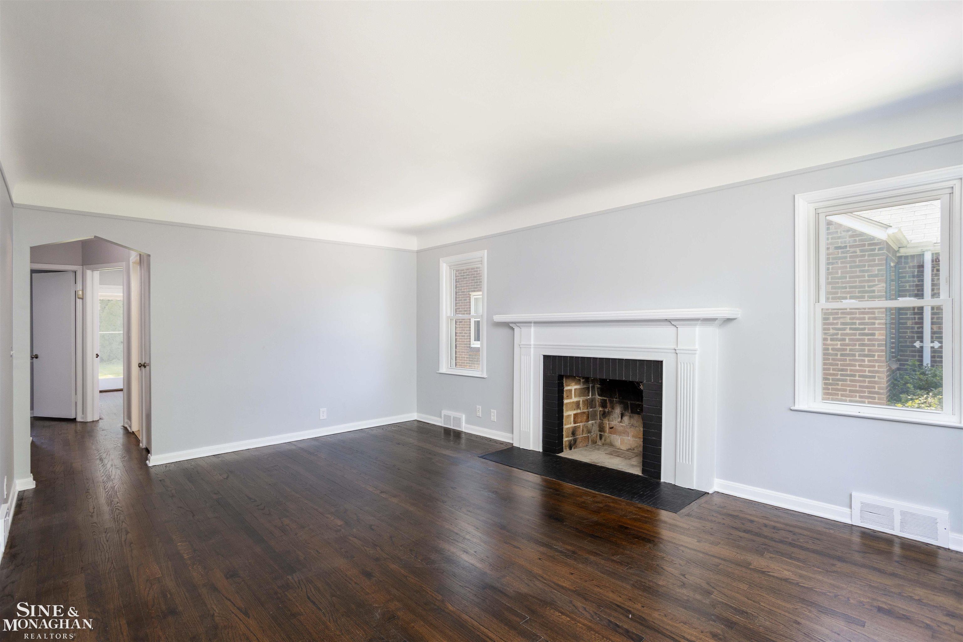 377 Ridgemont Road Grosse Pointe Farms, MI 48236 - Photo 4 of 36