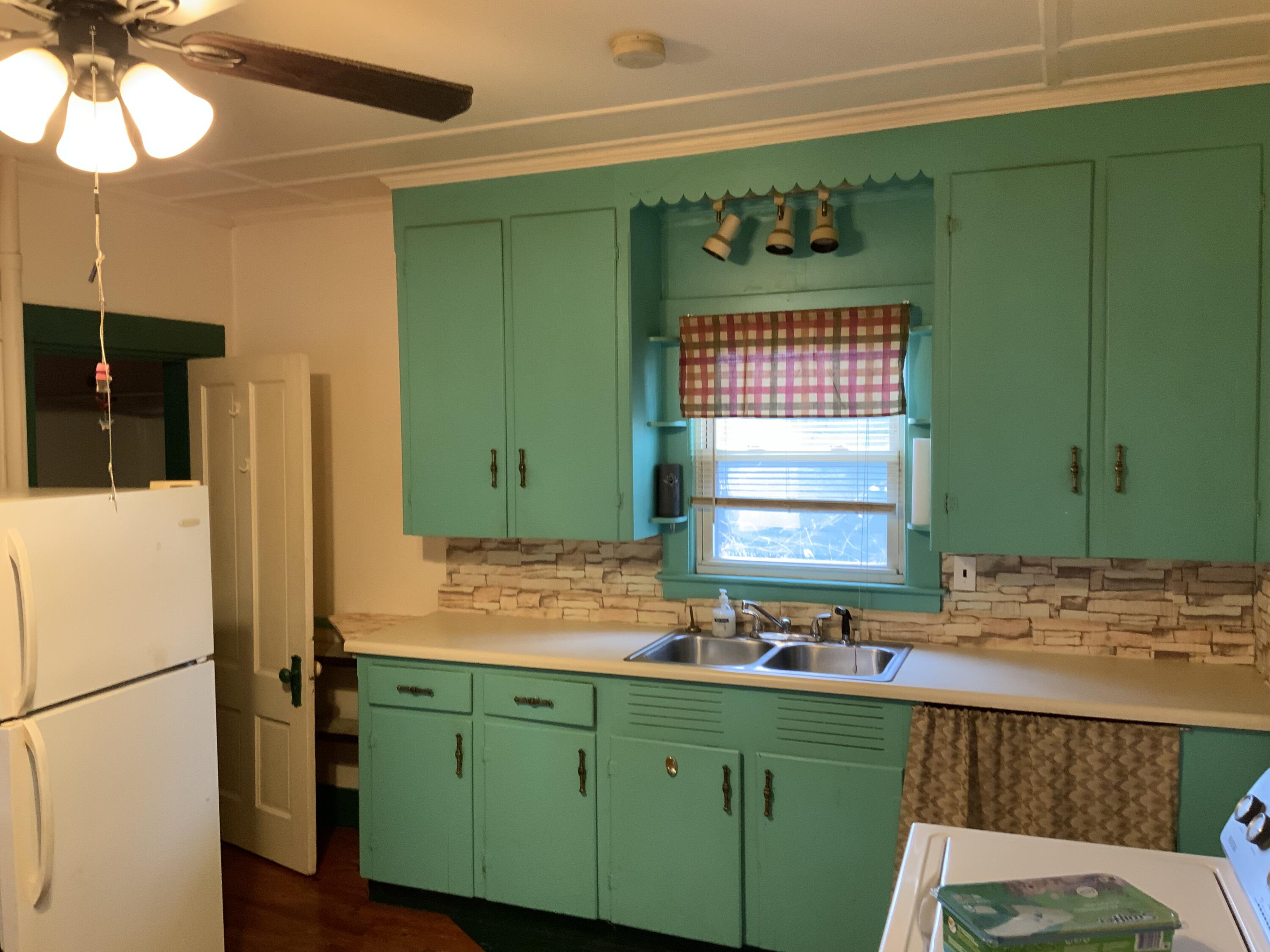35 Spruce Street Waterville, ME 04901 - Photo 3 of 10 IMG_1363
