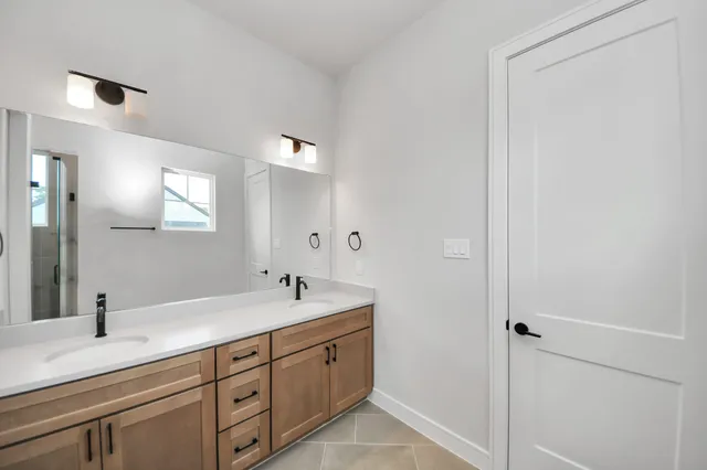 $2,200 | 6523 Old Olive Tree Drive, Houston, TX 77091